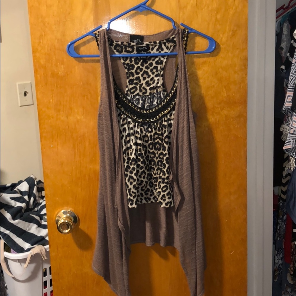 Cheetah tank with tank cover up
